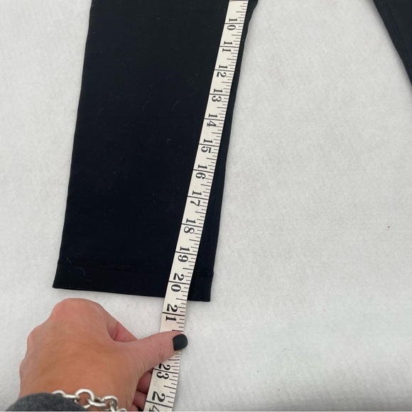 LULULEMON Women’s Astro Wunder Under Crop Black/blue size: 6 - Picture 11 of 11